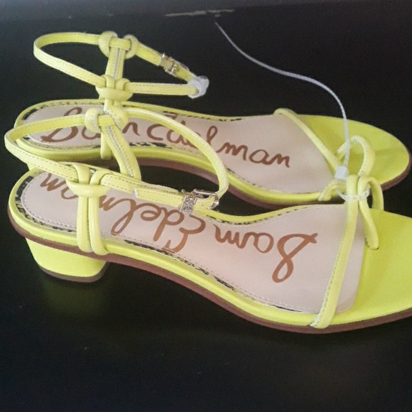 Sandals NWT - Picture 2 of 3